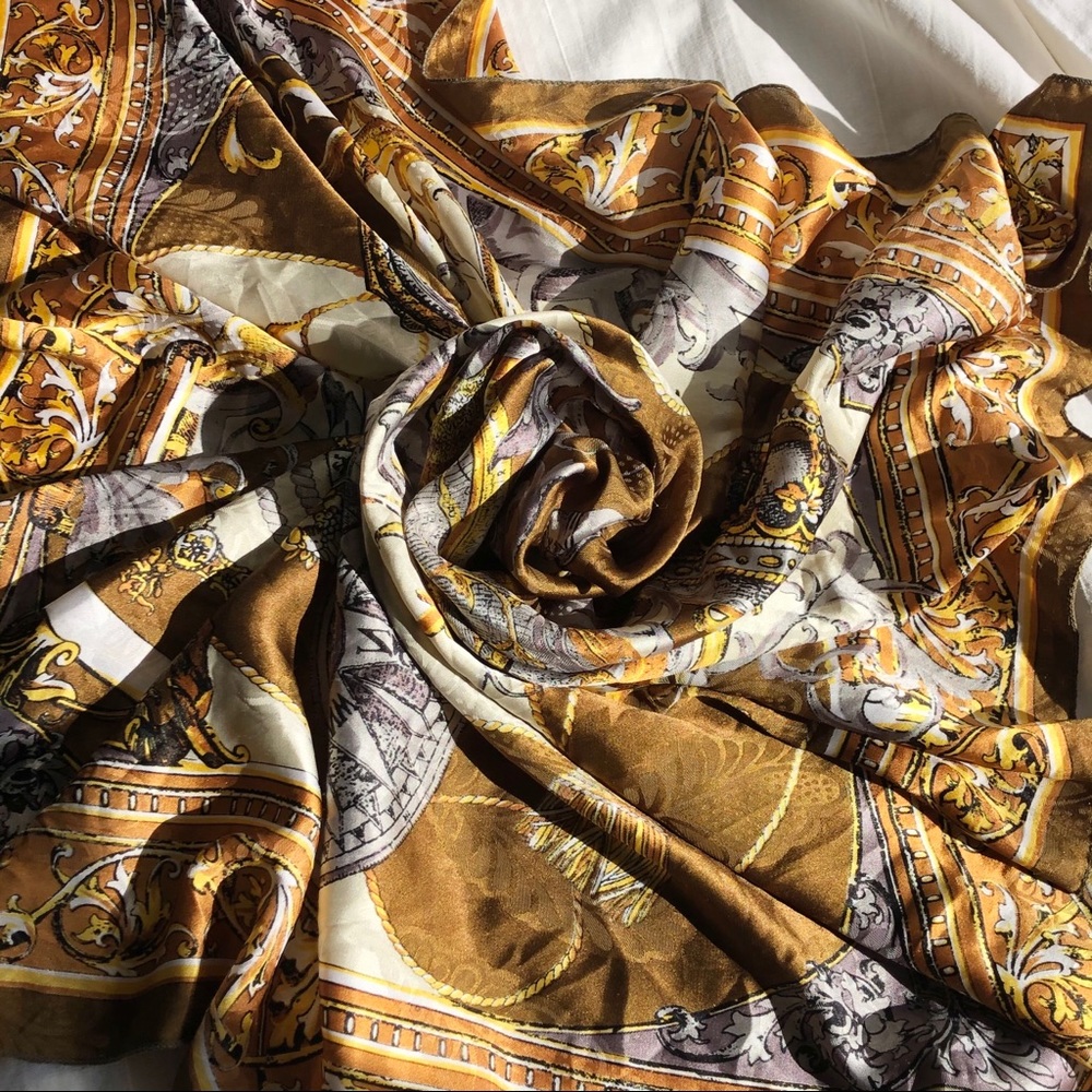 VINTAGE YELLOW GOLD SCARF